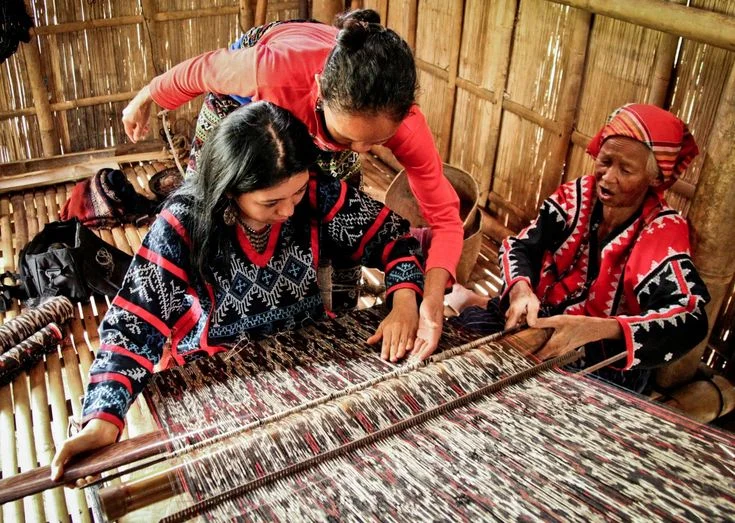 belajar tenun sukarara