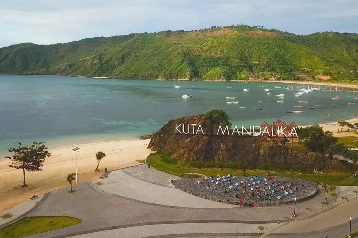 pantai kuta mandalika lombok